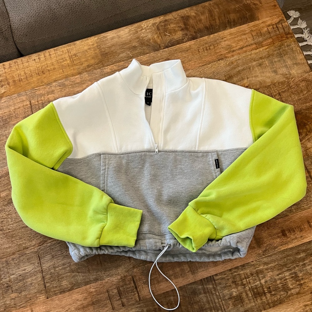 VICI athletic pullover - Picture 4 of 6